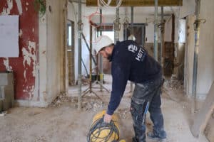 Ein Heitz-Mitarbeiter bei der Arbeit